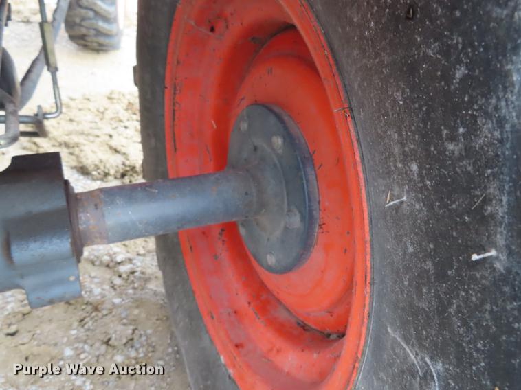 image for item EI9990 Kubota B2910 MFWD tractor