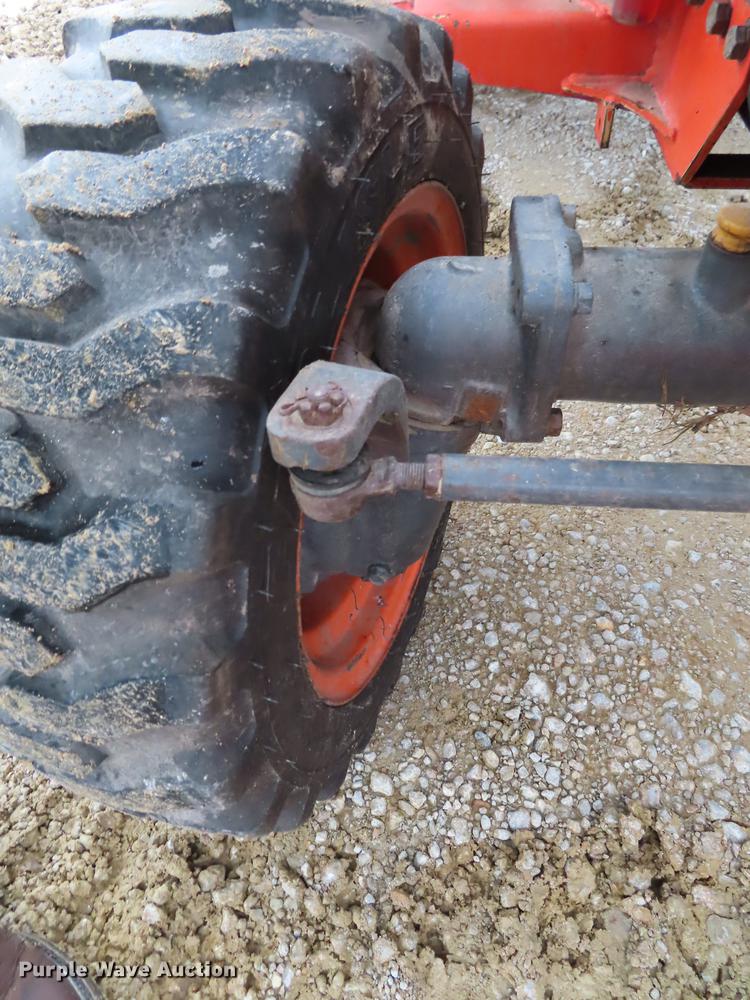 image for item EI9990 Kubota B2910 MFWD tractor