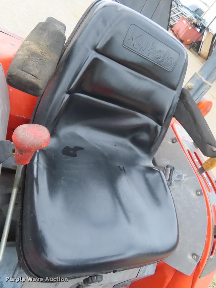 image for item EI9990 Kubota B2910 MFWD tractor