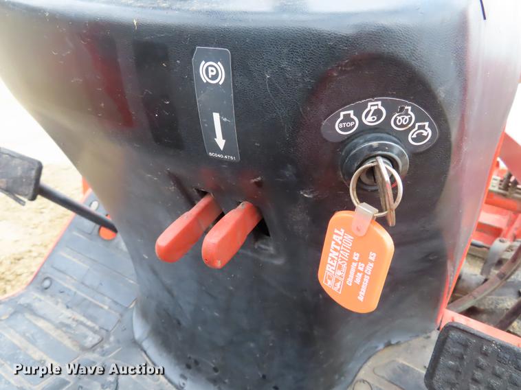 image for item EI9990 Kubota B2910 MFWD tractor