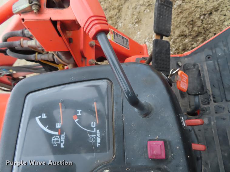 image for item EI9990 Kubota B2910 MFWD tractor