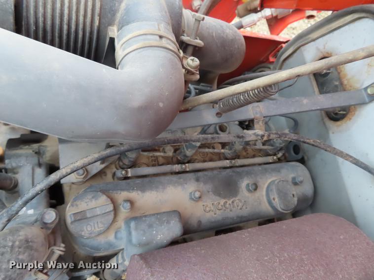 image for item EI9990 Kubota B2910 MFWD tractor