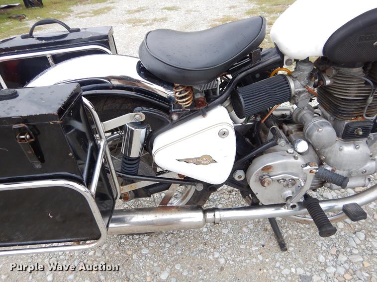 image for item EO9669 2000 Royal Enfield Bullet motorcycle