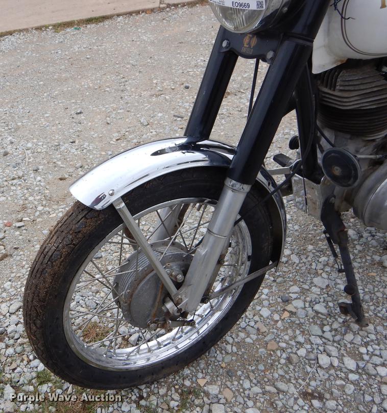 image for item EO9669 2000 Royal Enfield Bullet motorcycle