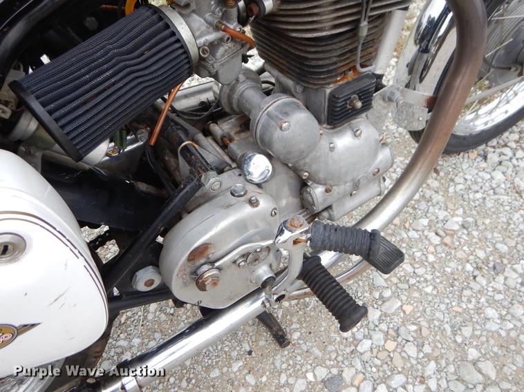 image for item EO9669 2000 Royal Enfield Bullet motorcycle