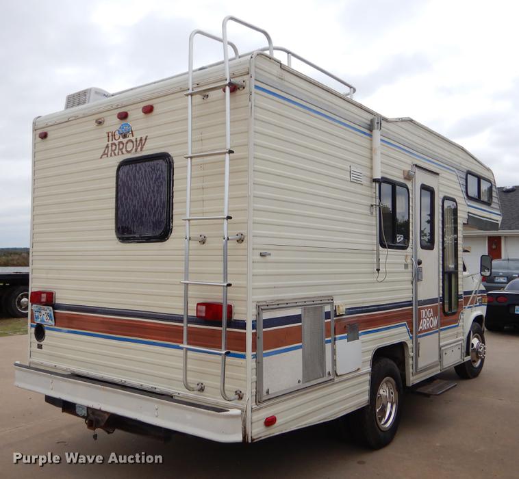 image for item EO9670 1983 Chevrolet G30 RV