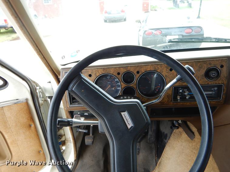 image for item EO9670 1983 Chevrolet G30 RV