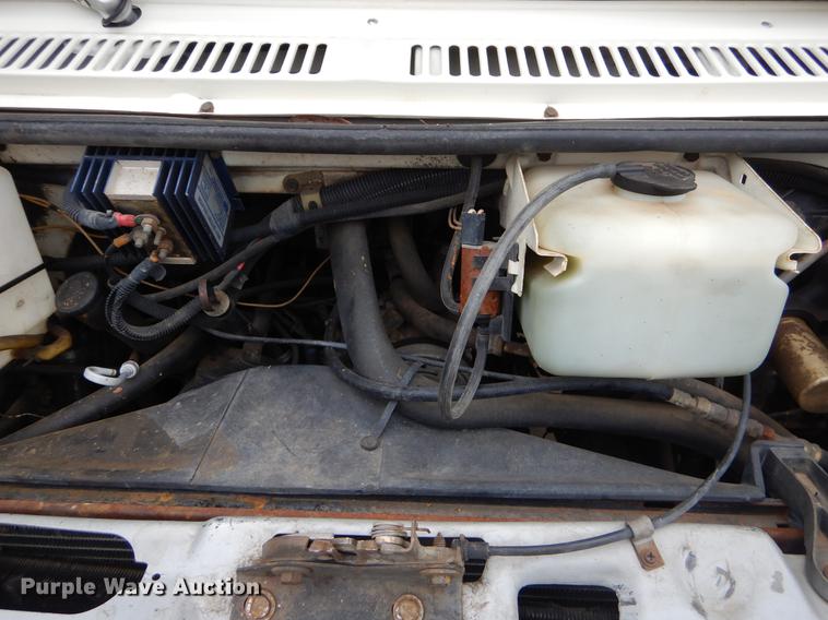 image for item EO9670 1983 Chevrolet G30 RV