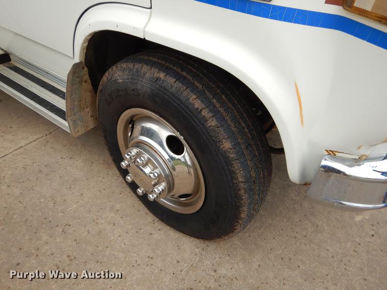 image for item EO9670 1983 Chevrolet G30 RV