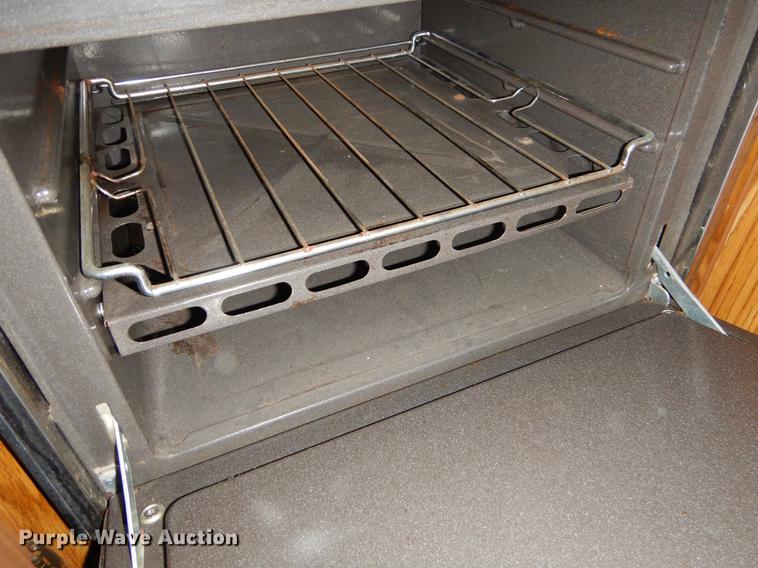 image for item EO9670 1983 Chevrolet G30 RV