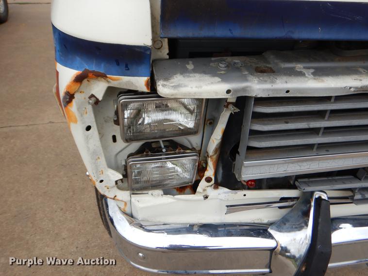 image for item EO9670 1983 Chevrolet G30 RV