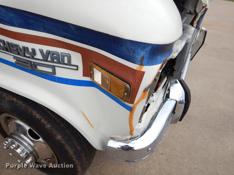 image for item EO9670 1983 Chevrolet G30 RV