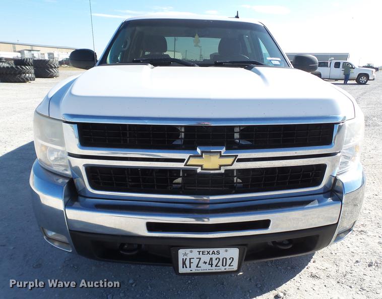 image for item FB9508 2009 Chevrolet Silverado 2500HD Crew Cab pickup truck