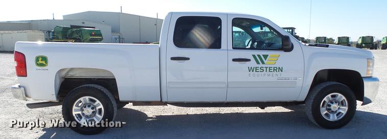 image for item FB9508 2009 Chevrolet Silverado 2500HD Crew Cab pickup truck