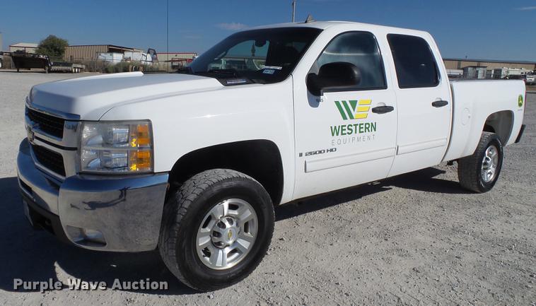 image for item FB9508 2009 Chevrolet Silverado 2500HD Crew Cab pickup truck