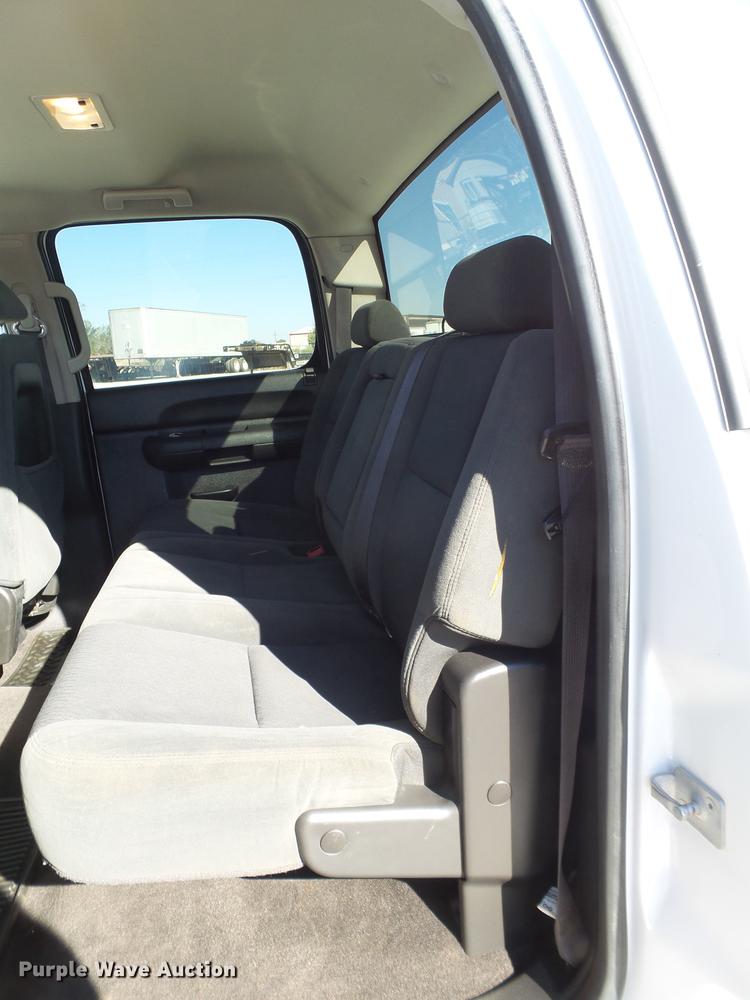 image for item FB9508 2009 Chevrolet Silverado 2500HD Crew Cab pickup truck