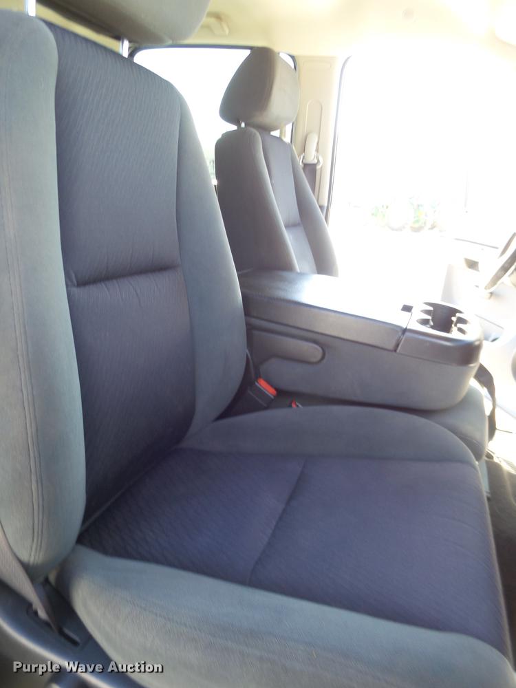 image for item FB9508 2009 Chevrolet Silverado 2500HD Crew Cab pickup truck