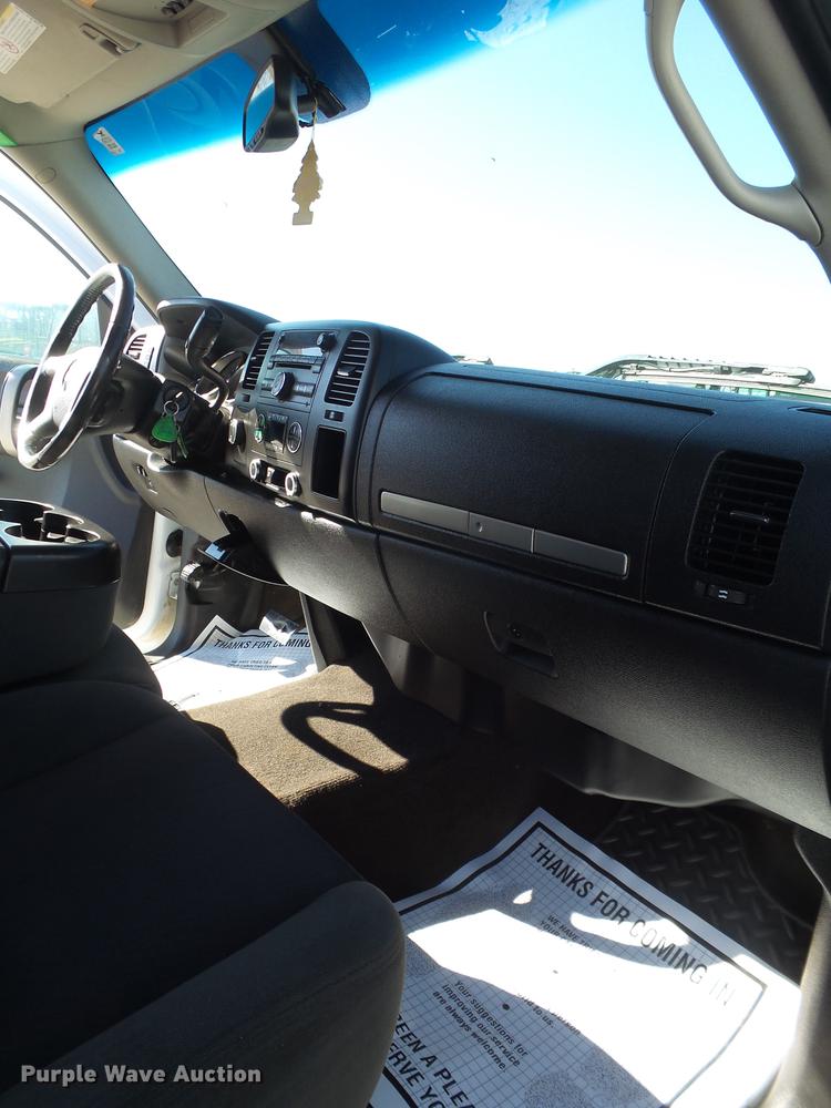 image for item FB9508 2009 Chevrolet Silverado 2500HD Crew Cab pickup truck