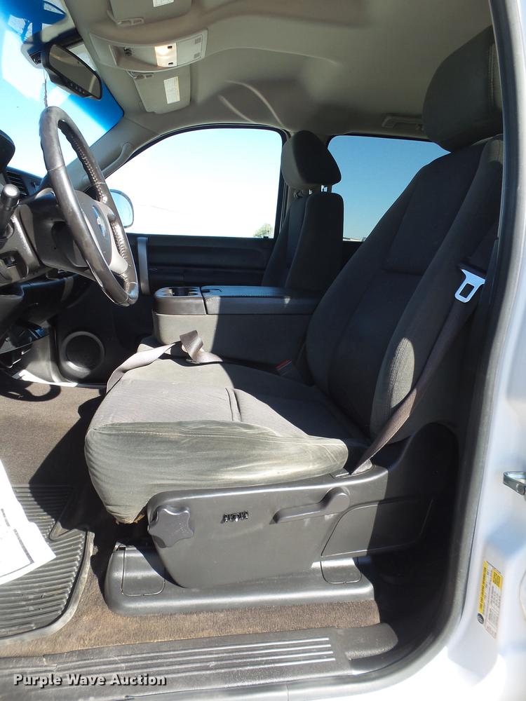 image for item FB9508 2009 Chevrolet Silverado 2500HD Crew Cab pickup truck