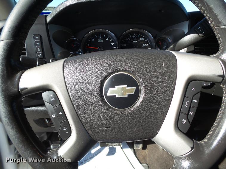 image for item FB9508 2009 Chevrolet Silverado 2500HD Crew Cab pickup truck