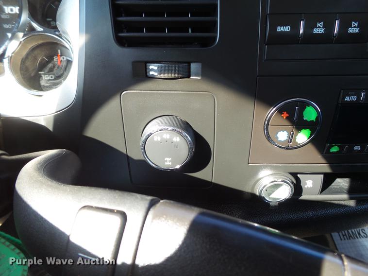 image for item FB9508 2009 Chevrolet Silverado 2500HD Crew Cab pickup truck