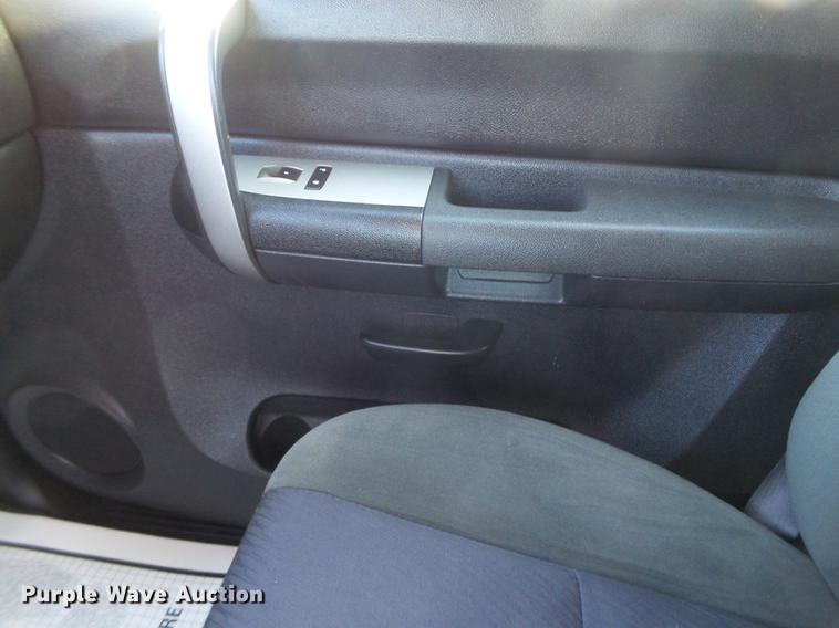 image for item FB9508 2009 Chevrolet Silverado 2500HD Crew Cab pickup truck