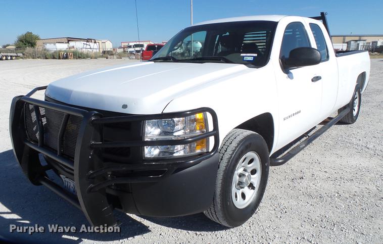 image for item FB9509 2013 Chevrolet Silverado 1500 Ext. Cab pickup truck