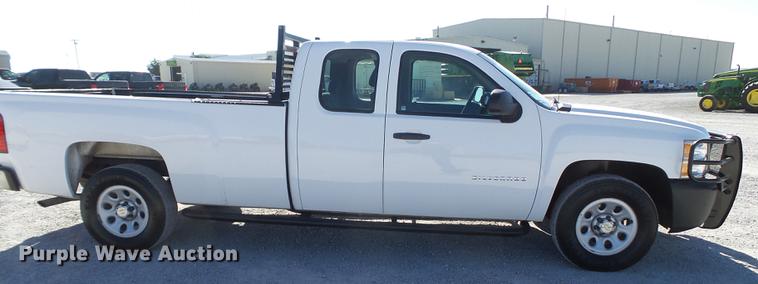 image for item FB9509 2013 Chevrolet Silverado 1500 Ext. Cab pickup truck