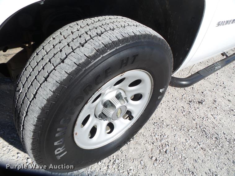 image for item FB9509 2013 Chevrolet Silverado 1500 Ext. Cab pickup truck