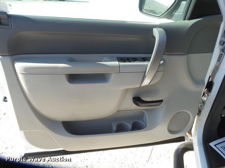 image for item FB9509 2013 Chevrolet Silverado 1500 Ext. Cab pickup truck