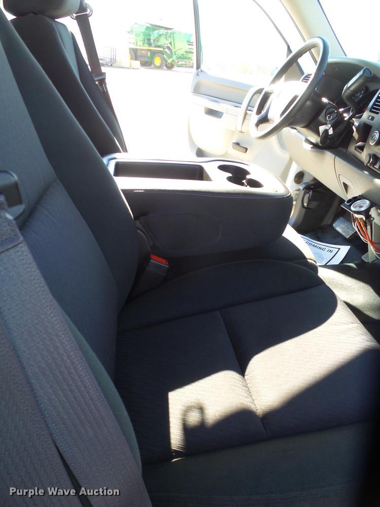 image for item FB9509 2013 Chevrolet Silverado 1500 Ext. Cab pickup truck