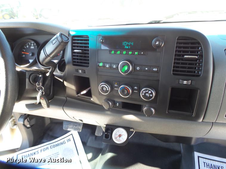 image for item FB9509 2013 Chevrolet Silverado 1500 Ext. Cab pickup truck