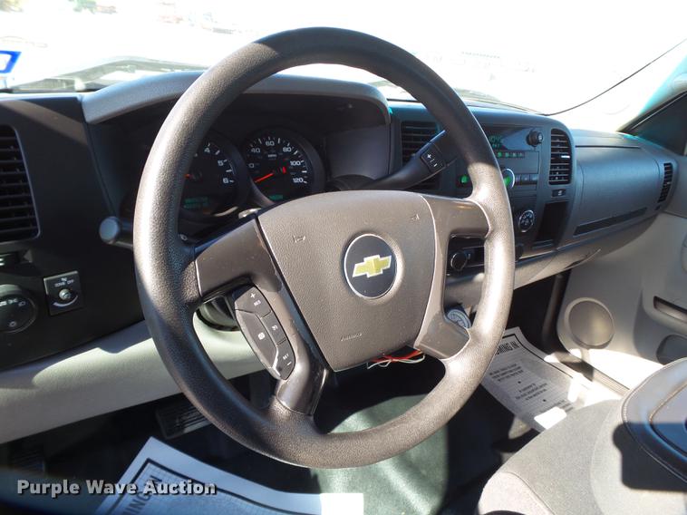 image for item FB9509 2013 Chevrolet Silverado 1500 Ext. Cab pickup truck