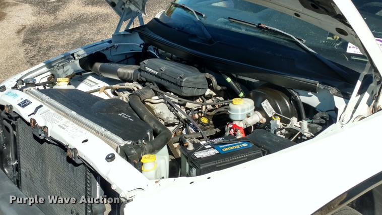 image for item L5709 2000 Dodge Ram 1500 pickup truck