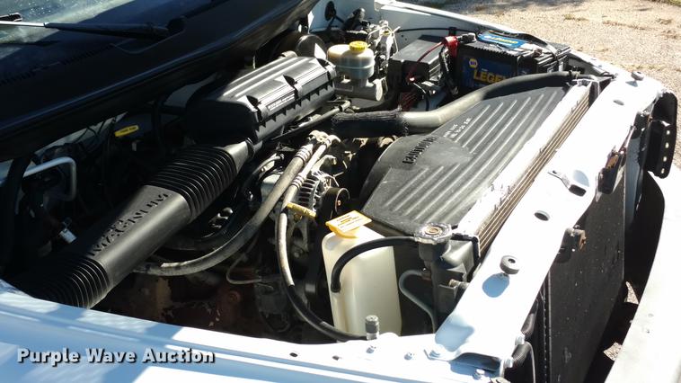 image for item L5709 2000 Dodge Ram 1500 pickup truck