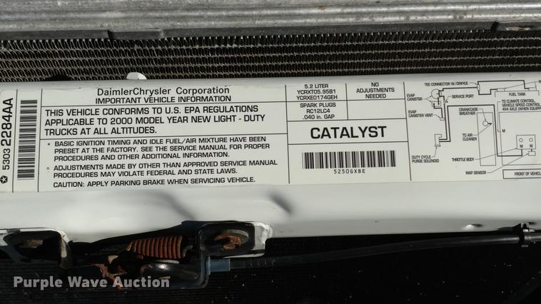 image for item L5709 2000 Dodge Ram 1500 pickup truck