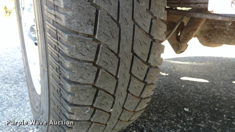 image for item L5709 2000 Dodge Ram 1500 pickup truck