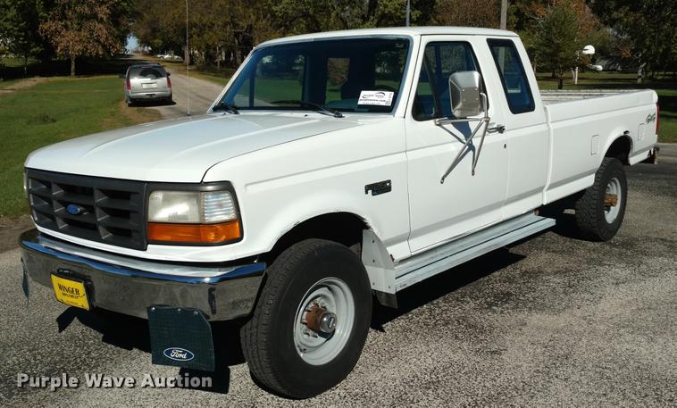 image for item L5710 1994 Ford F250 SuperCab pickup truck