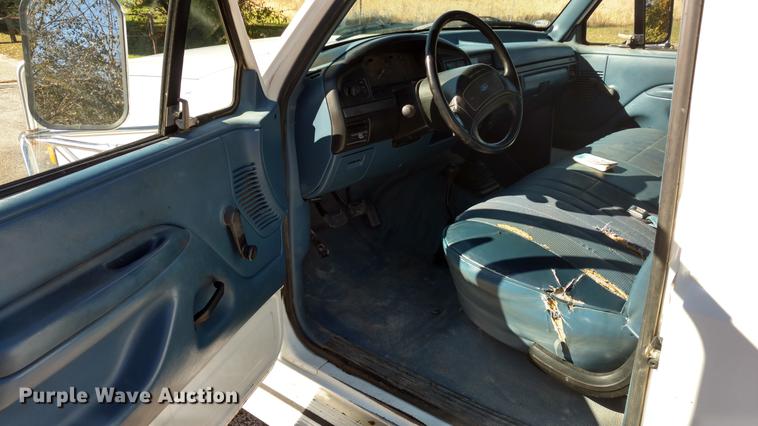 image for item L5710 1994 Ford F250 SuperCab pickup truck