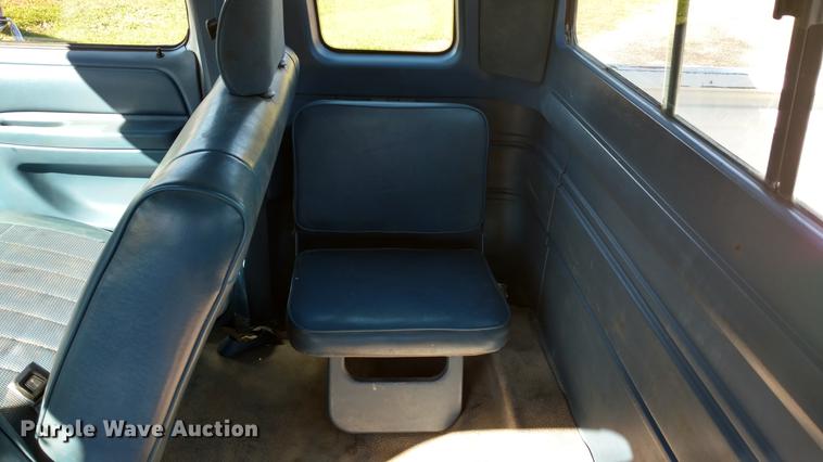 image for item L5710 1994 Ford F250 SuperCab pickup truck