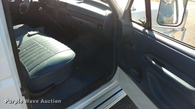 image for item L5710 1994 Ford F250 SuperCab pickup truck