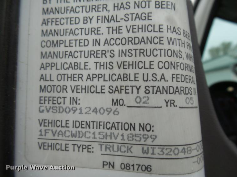 image for item DA3585 2005 Freightliner Business Class M2 truck cab and chassis