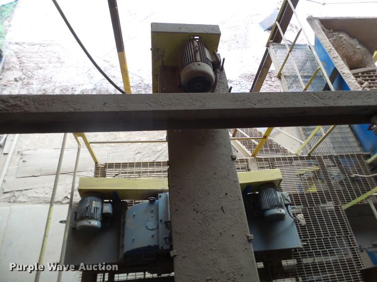 image for item DB7041 Basic Machinery Co Pulv-O-Pactor F624-3-2 clay grinding system