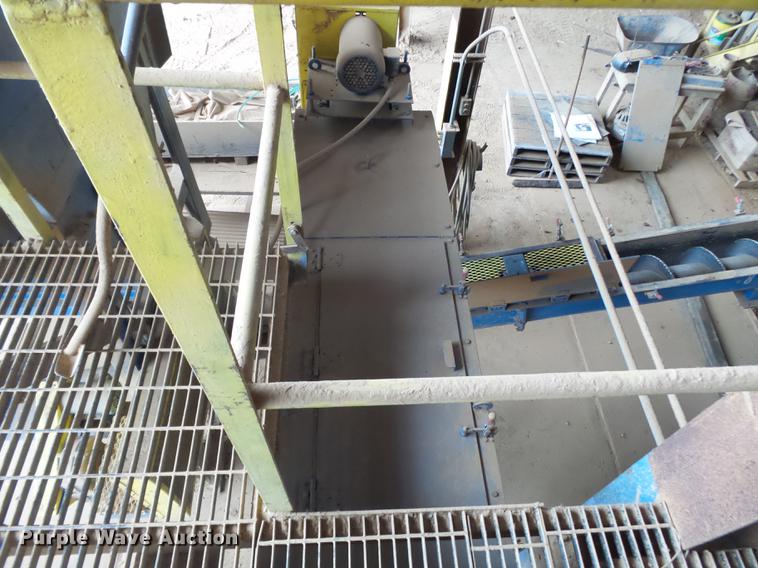 image for item DB7041 Basic Machinery Co Pulv-O-Pactor F624-3-2 clay grinding system