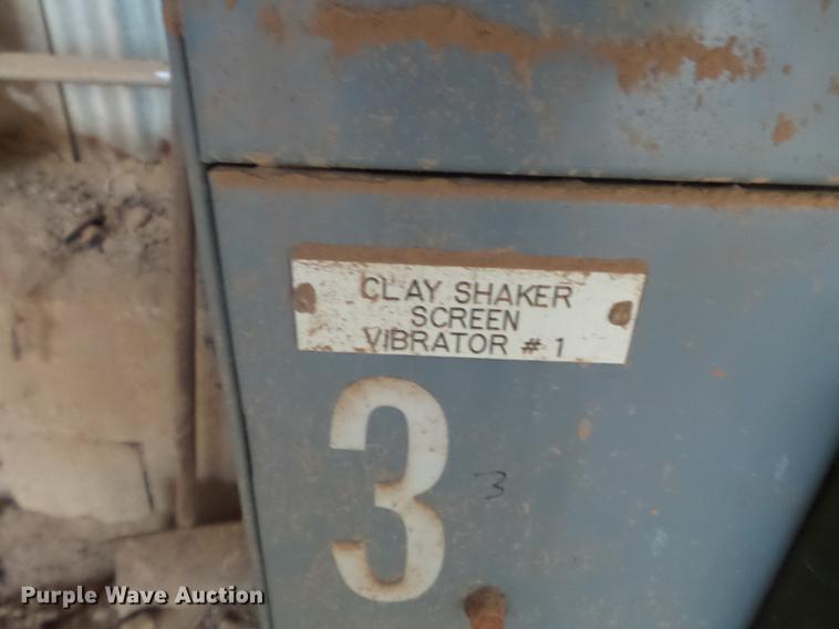 image for item DB7041 Basic Machinery Co Pulv-O-Pactor F624-3-2 clay grinding system