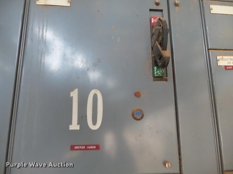 image for item DB7041 Basic Machinery Co Pulv-O-Pactor F624-3-2 clay grinding system