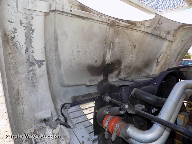 image for item DB8515 1997 GMC C7500 bucket truck