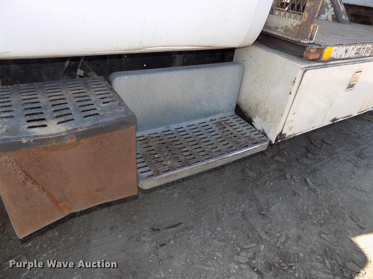 image for item DB8515 1997 GMC C7500 bucket truck