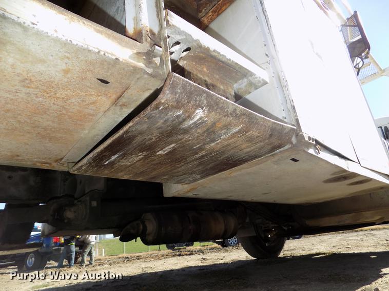 image for item DB8515 1997 GMC C7500 bucket truck