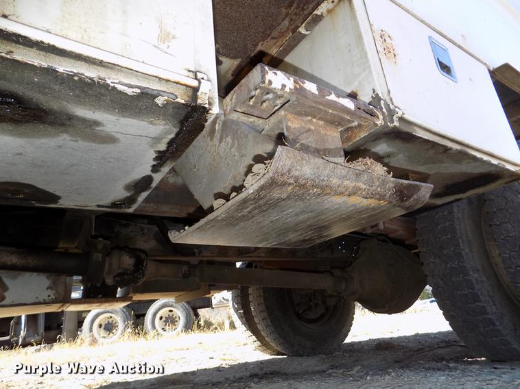 image for item DB8515 1997 GMC C7500 bucket truck